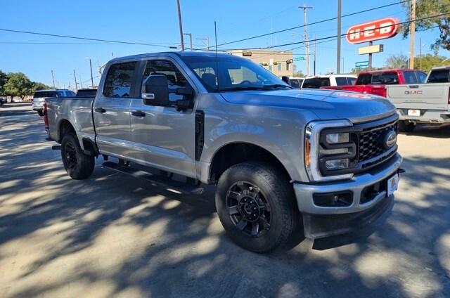 2023 Ford F-250 XL photo 3