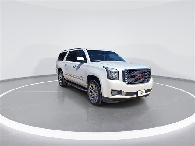 2016 Gmc Yukon XL Denali photo 2