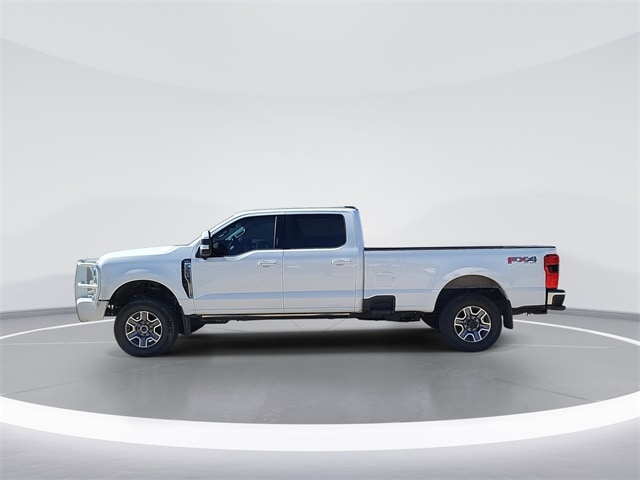2023 Ford F-350 Super Duty Lariat's photo