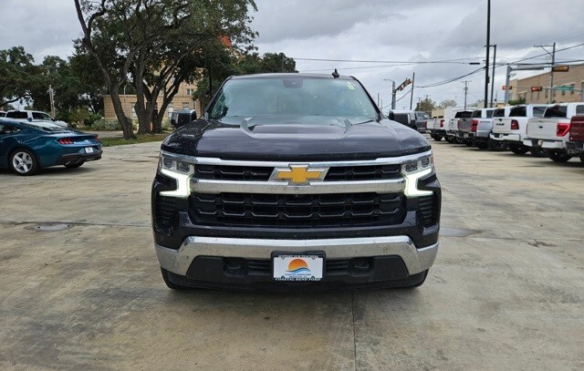 2022 Chevrolet Silverado 1500 LT photo 3