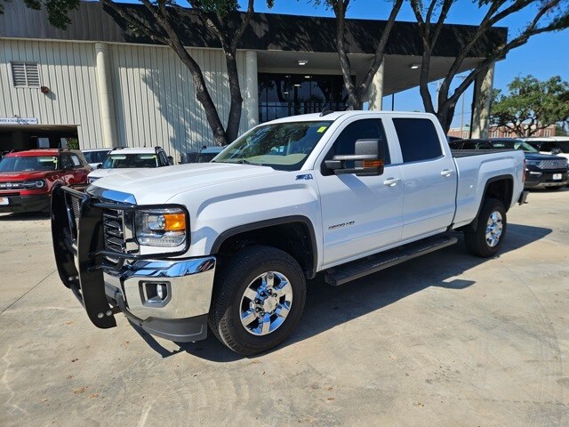 2017 Gmc Sierra SLE photo 2