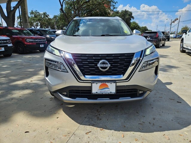 2022 Nissan Rogue SL photo 3