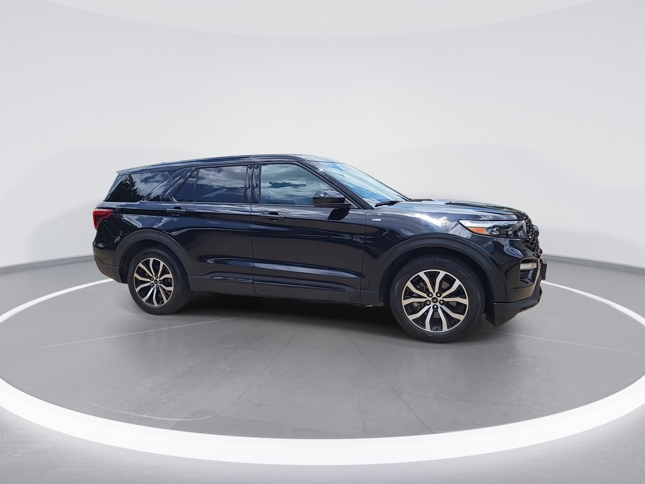 2022 Ford Explorer ST-Line photo 3