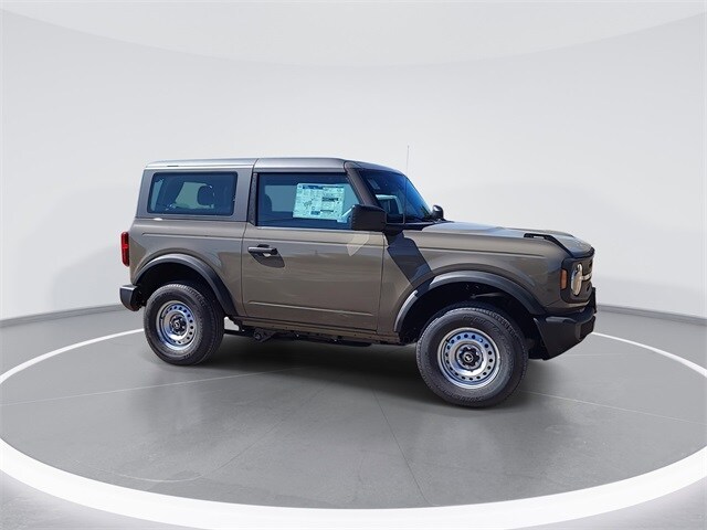 2025 Ford Bronco Base photo 3