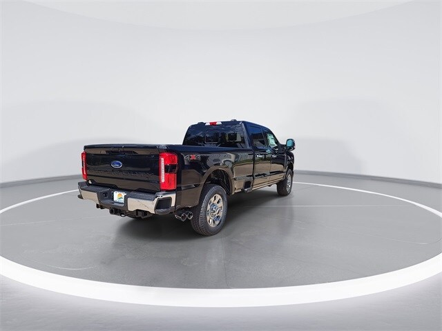 2026 Ford F-350 Lariat photo 2