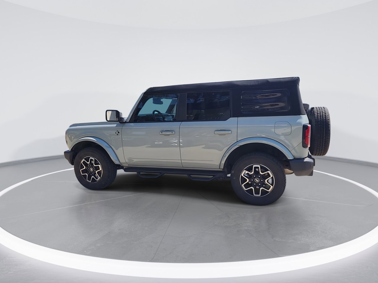 2023 Ford Bronco Outer Banks photo 4