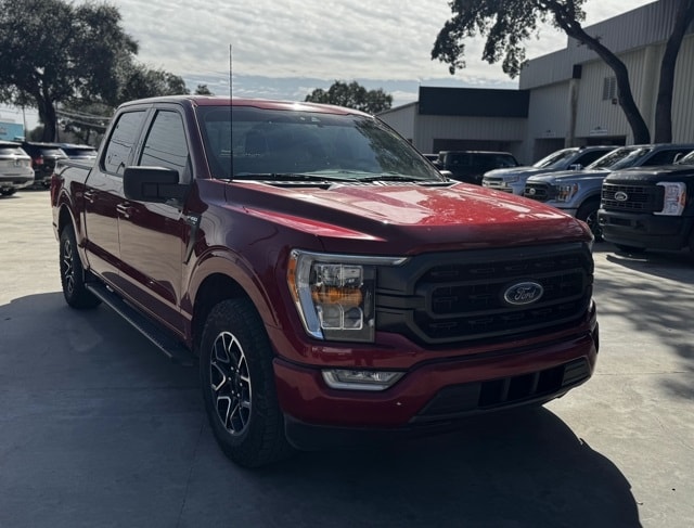 2021 Ford F-150 XLT photo 3