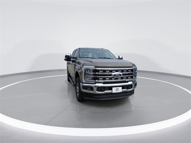 2026 Ford F-250 Lariat photo 2