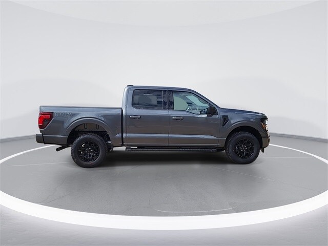 2025 Ford F-150 XLT photo 2