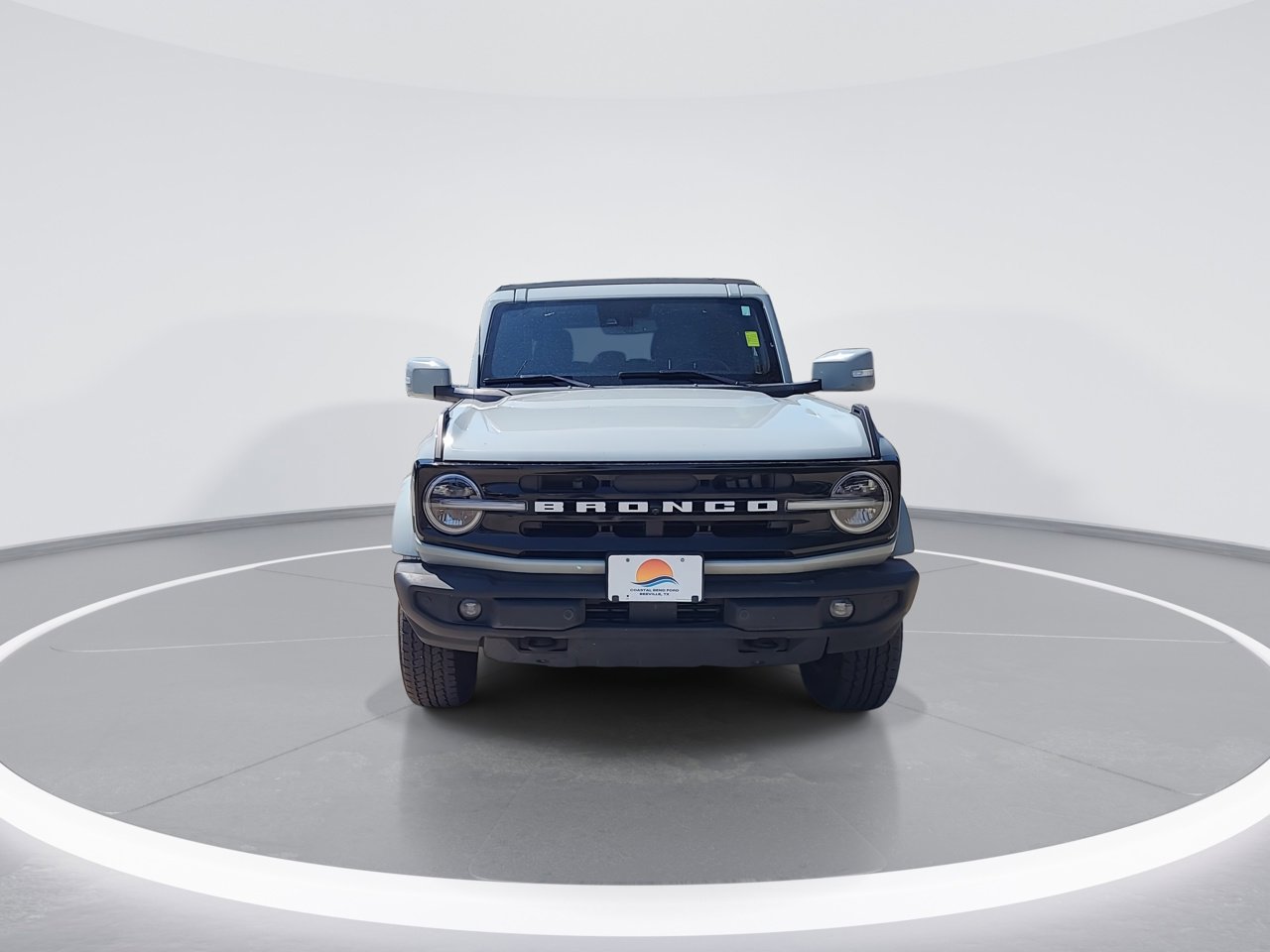 2023 Ford Bronco Outer Banks photo 2