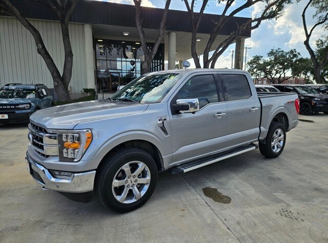 2023 Ford F-150 Lariat photo 2