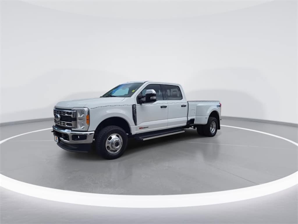 Used 2023 Ford Super Duty F-350 DRW XLT Truck Crew Cab