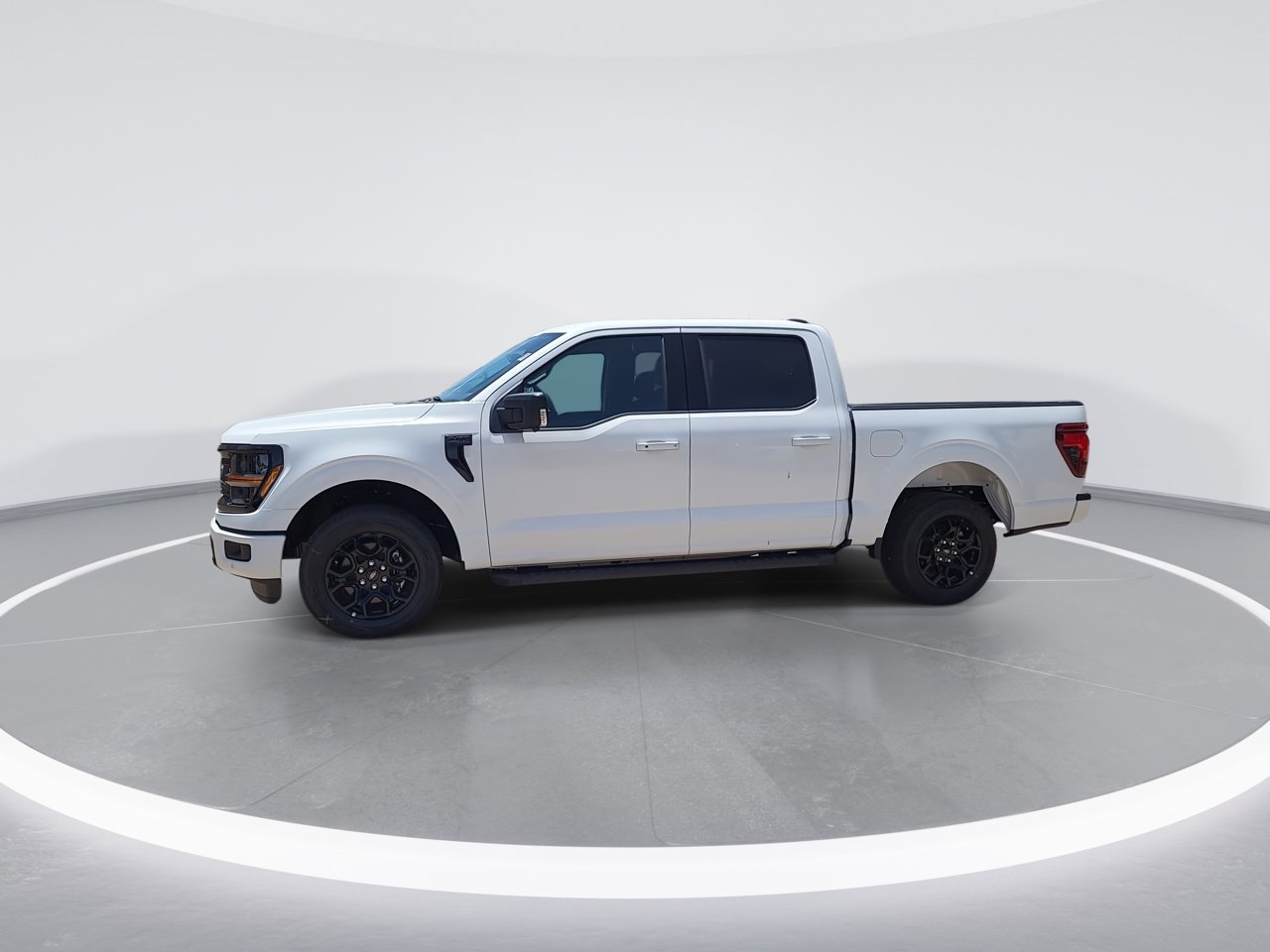 2025 Ford F-150 XLT photo 4