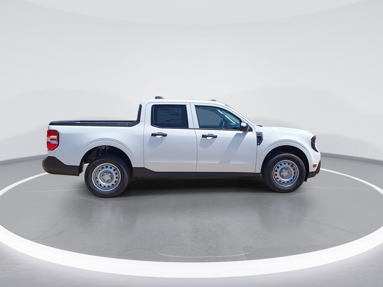 2025 Ford Maverick XL photo 2