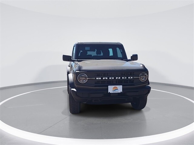 2025 Ford Bronco Base photo 4