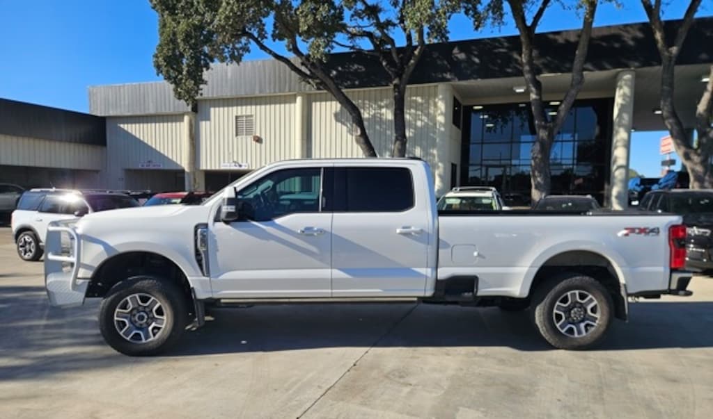 Used 2023 Ford Super Duty F-350 SRW LARIAT Truck Crew Cab