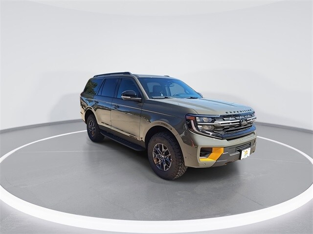 2025 Ford Expedition photo 2