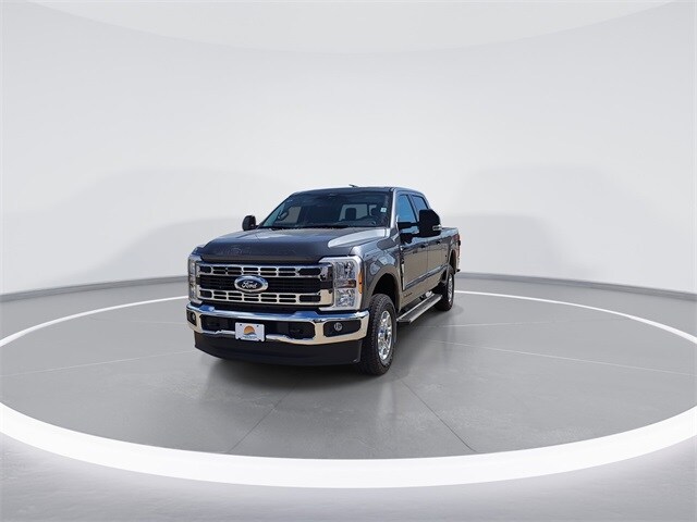 2026 Ford F-250 XLT photo 2