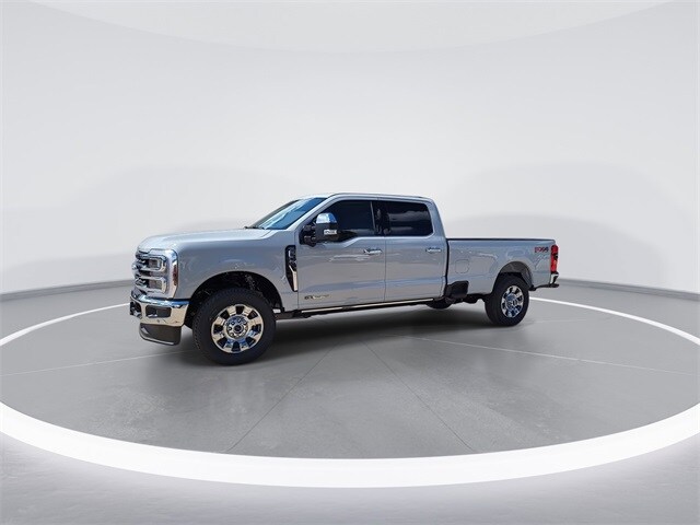 2026 Ford F-350 Lariat photo 3