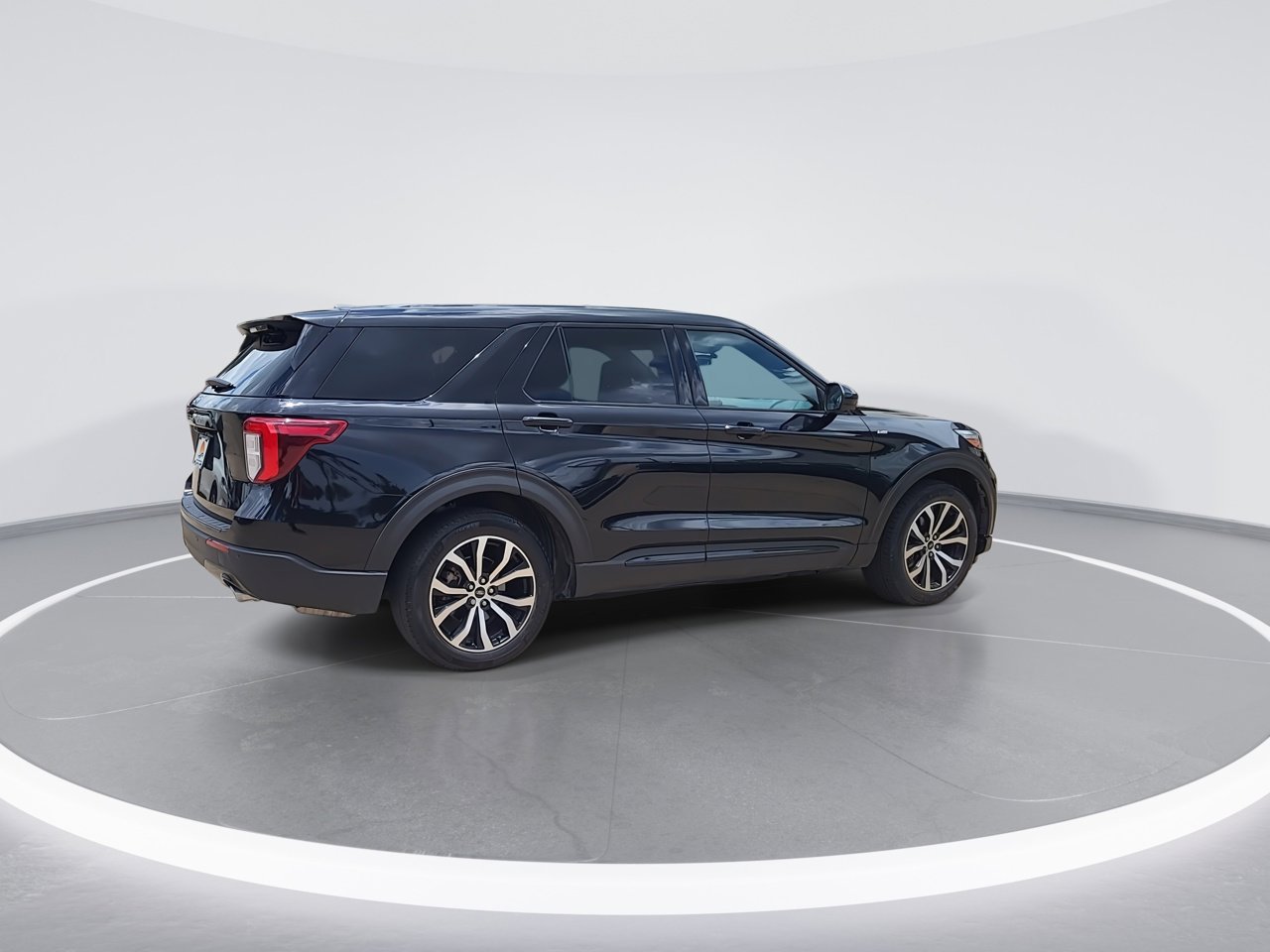2022 Ford Explorer ST-Line photo 2
