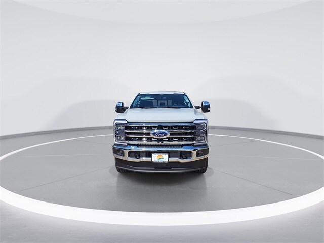 2026 Ford F-350 Lariat photo 2