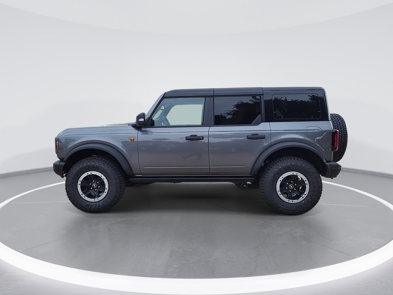 2025 Ford Bronco Badlands photo 3