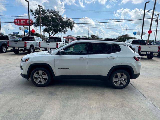2022 Jeep Compass Latitude's photo