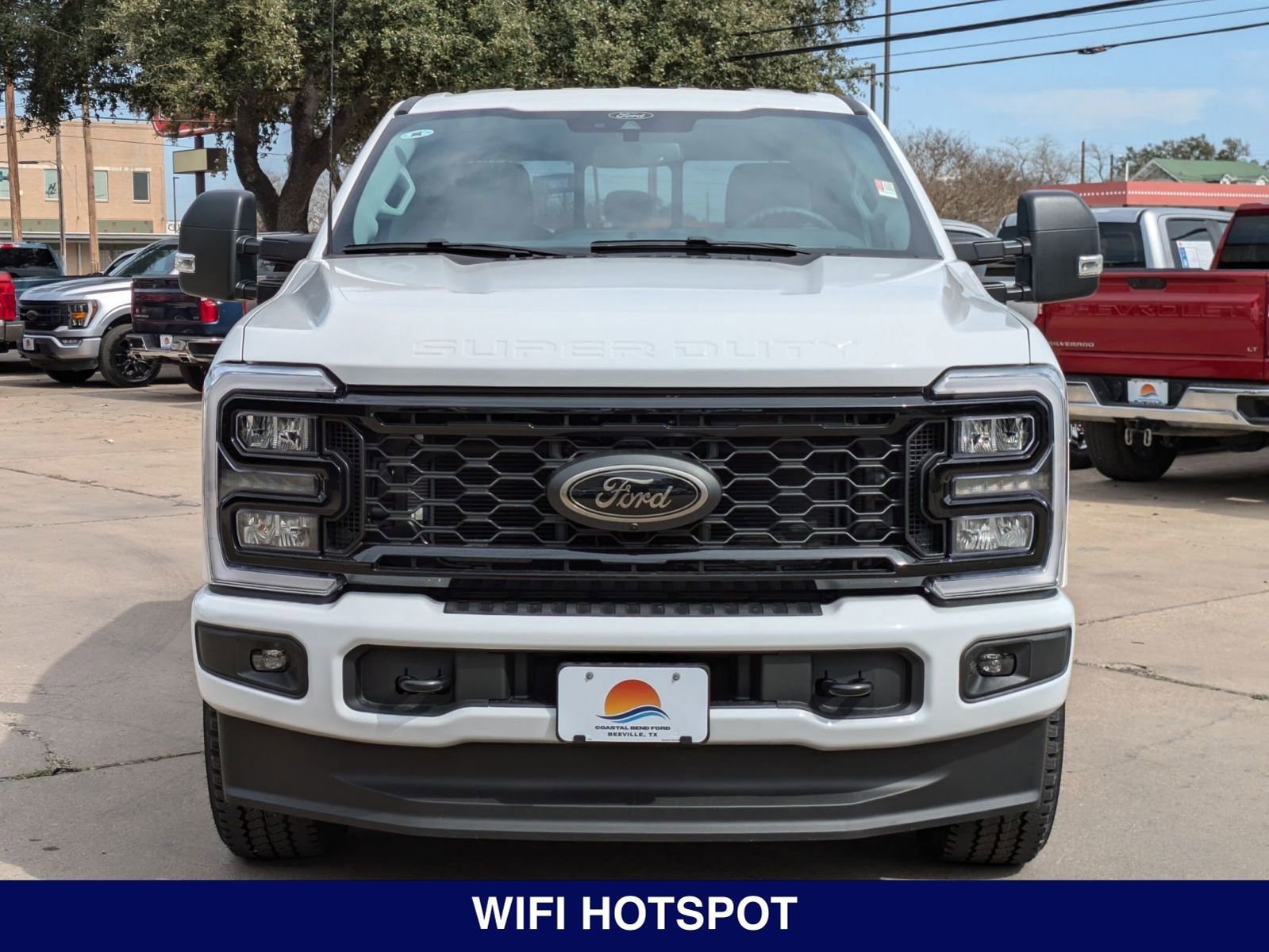 2025 Ford F-250 XLT photo 2