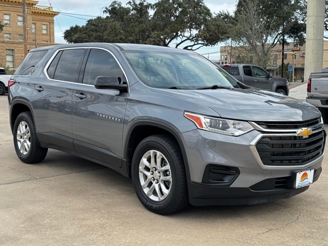 2020 Chevrolet Traverse LS photo 3