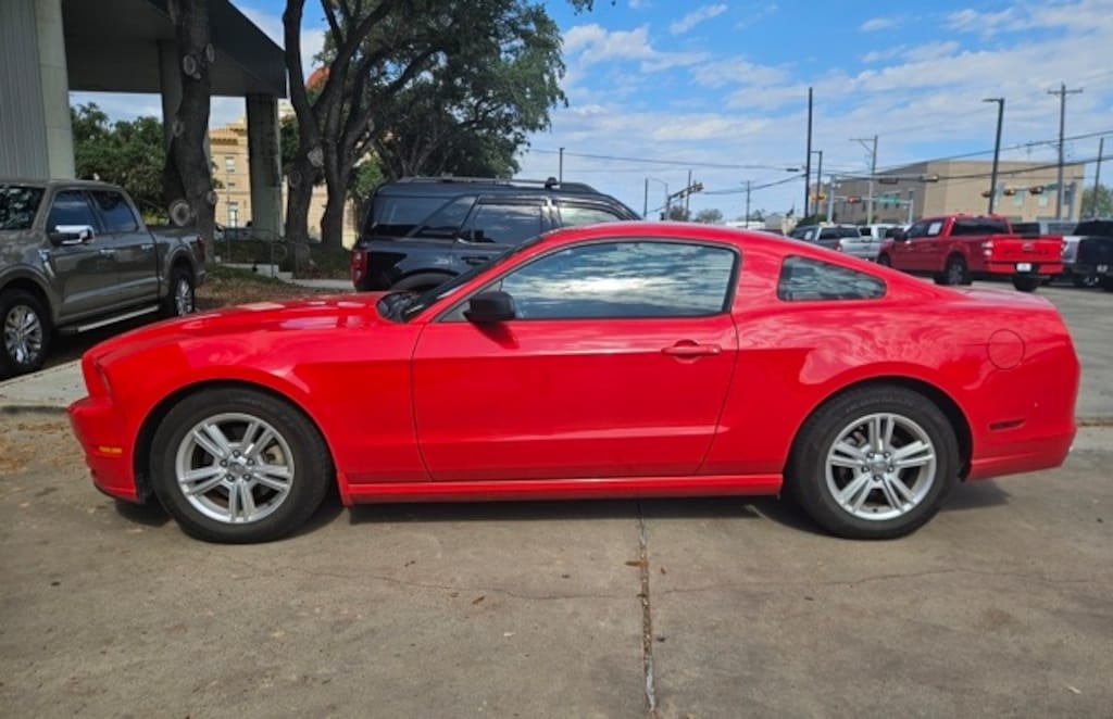 Used 2014 Ford Mustang V6 Coupe