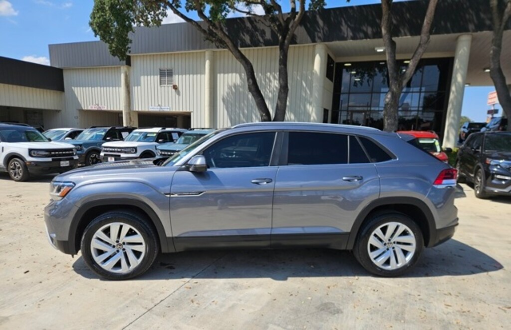 Used 2021 Volkswagen Atlas Cross Sport 2.0T SE w/Technology SUV