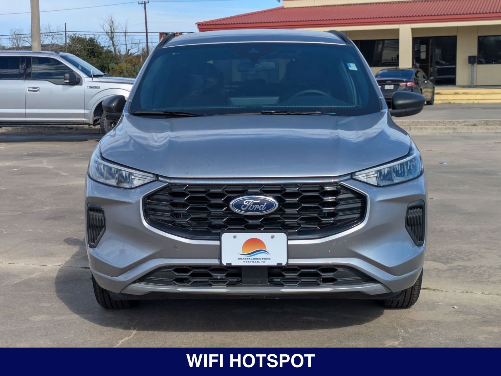 2023 Ford Escape ST-Line photo 2