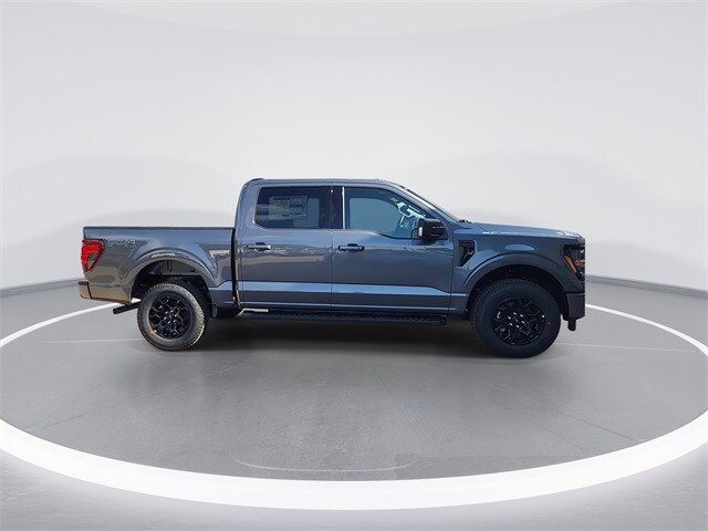 2025 Ford F-150 XLT photo 2