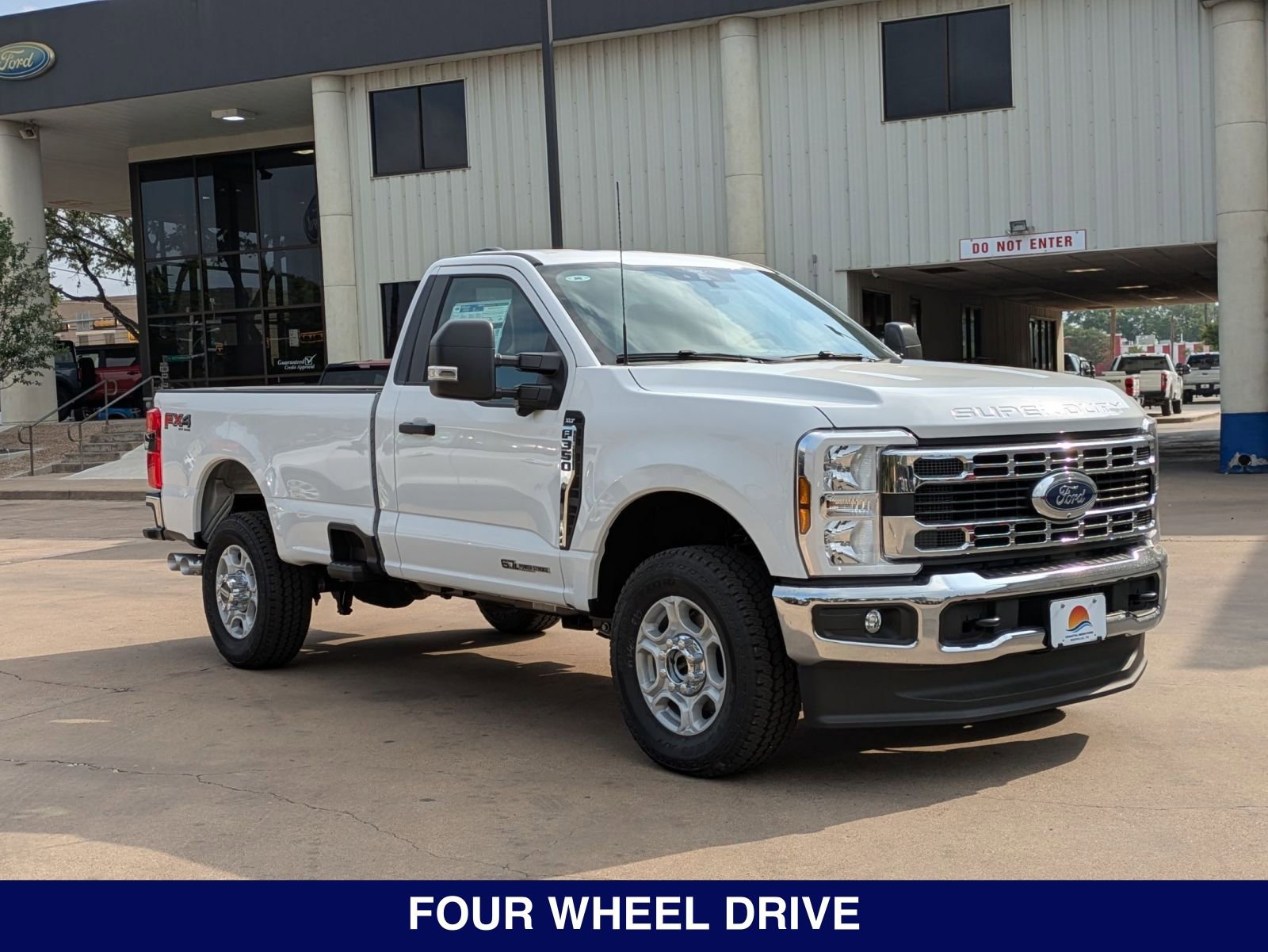 2025 Ford F-350 XLT photo 3