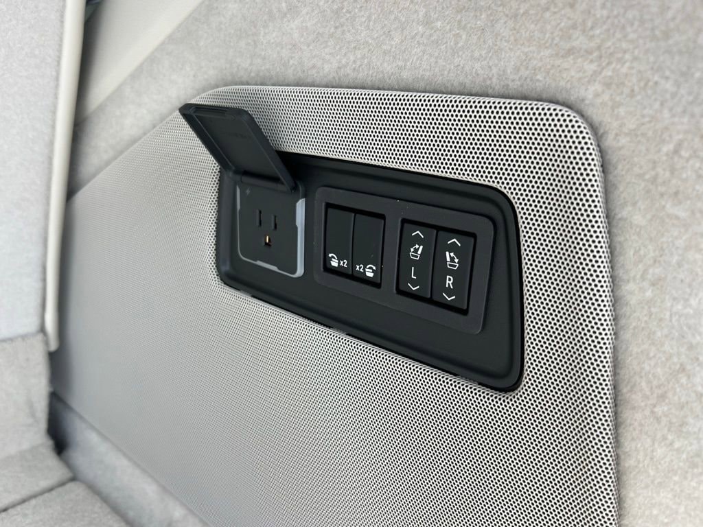 2026 Cadillac Escalade Platinum Luxury - Photo 25