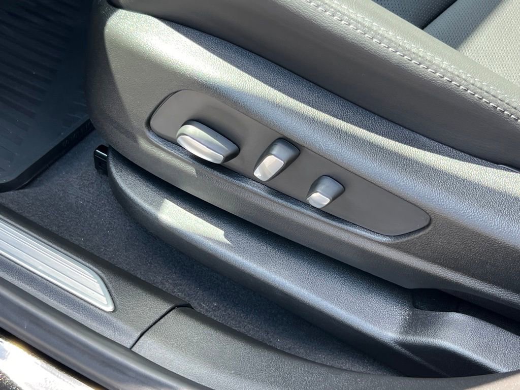 2025 Cadillac XT5 Premium Luxury photo 3