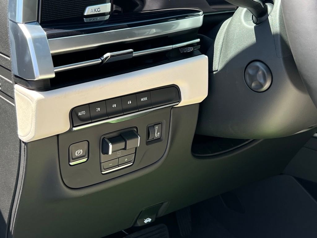 2026 Cadillac Escalade Sport - Photo 11