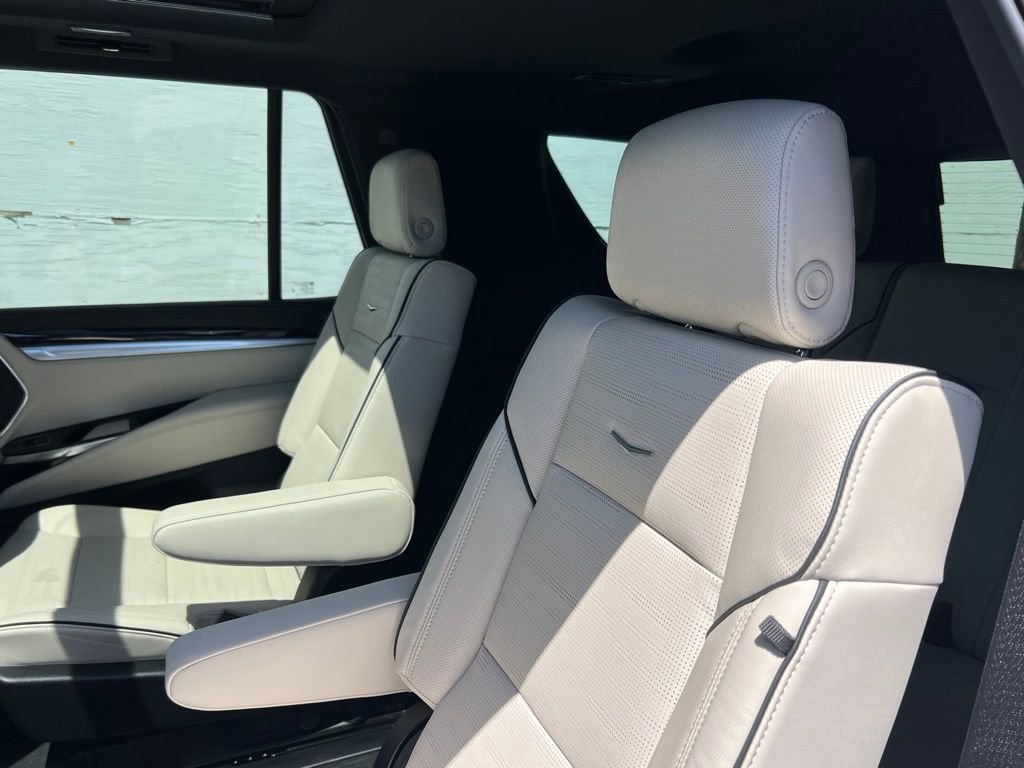 2026 Cadillac Escalade Sport - Photo 21
