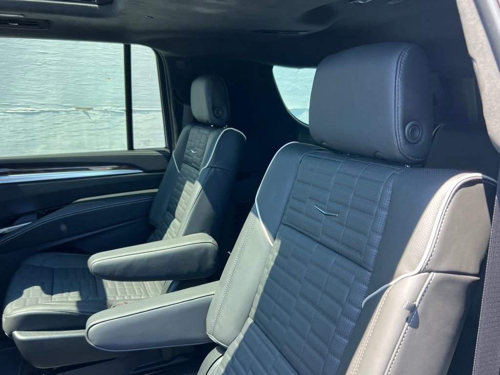 2026 Cadillac Escalade ESV Platinum Luxury - Photo 18