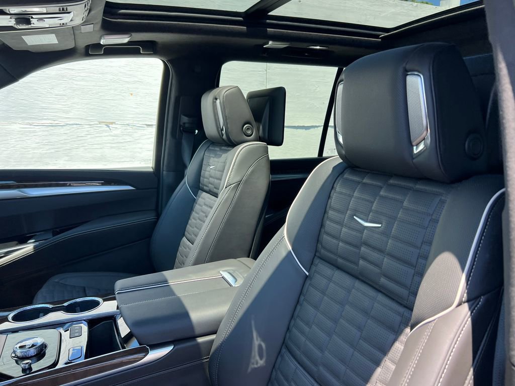 2026 Cadillac Escalade Platinum Luxury - Photo 11