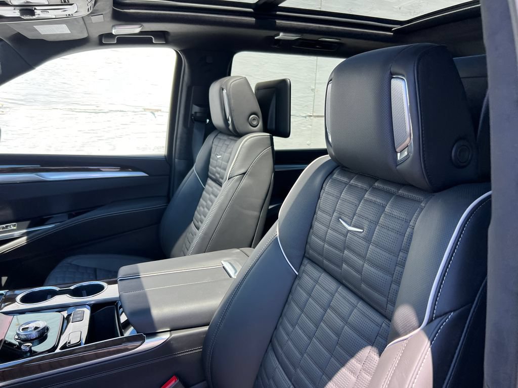 2026 Cadillac Escalade Platinum Luxury - Photo 11