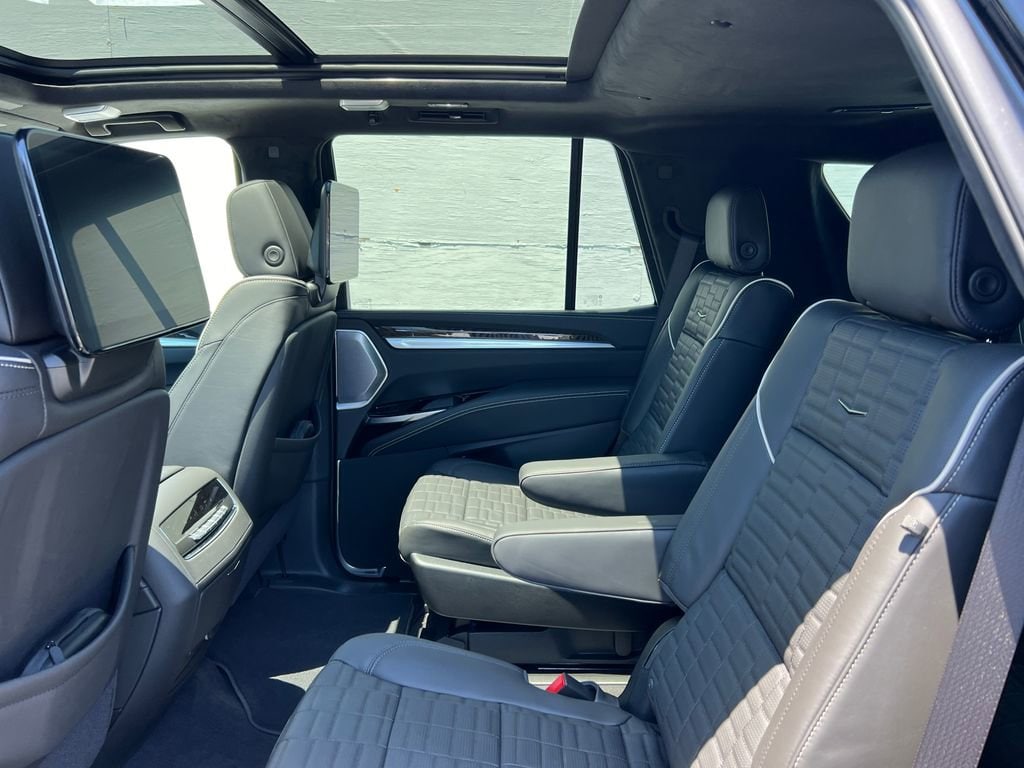 2026 Cadillac Escalade Platinum Luxury - Photo 17