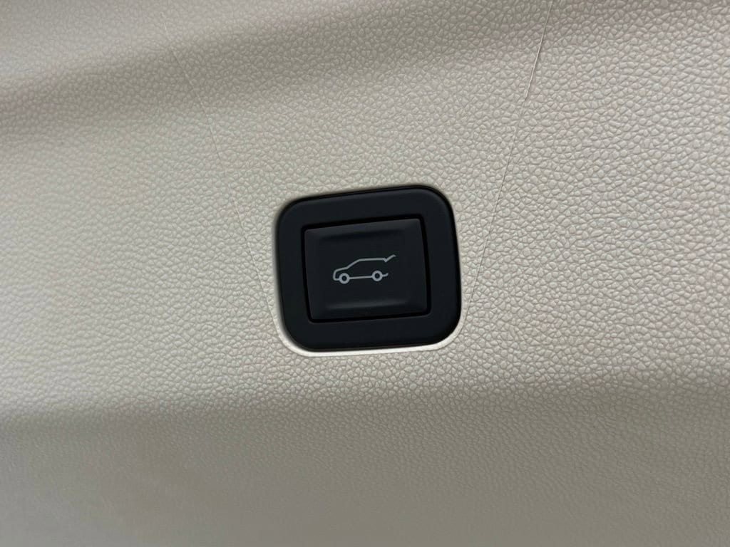 2026 Cadillac Escalade Platinum Luxury - Photo 26