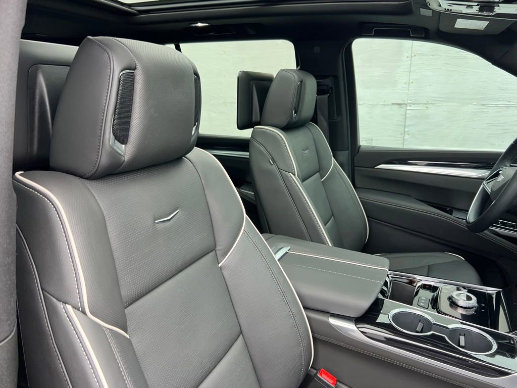 2026 Cadillac Escalade Sport - Photo 36
