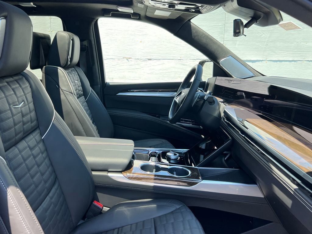 2026 Cadillac Escalade Platinum Luxury - Photo 31