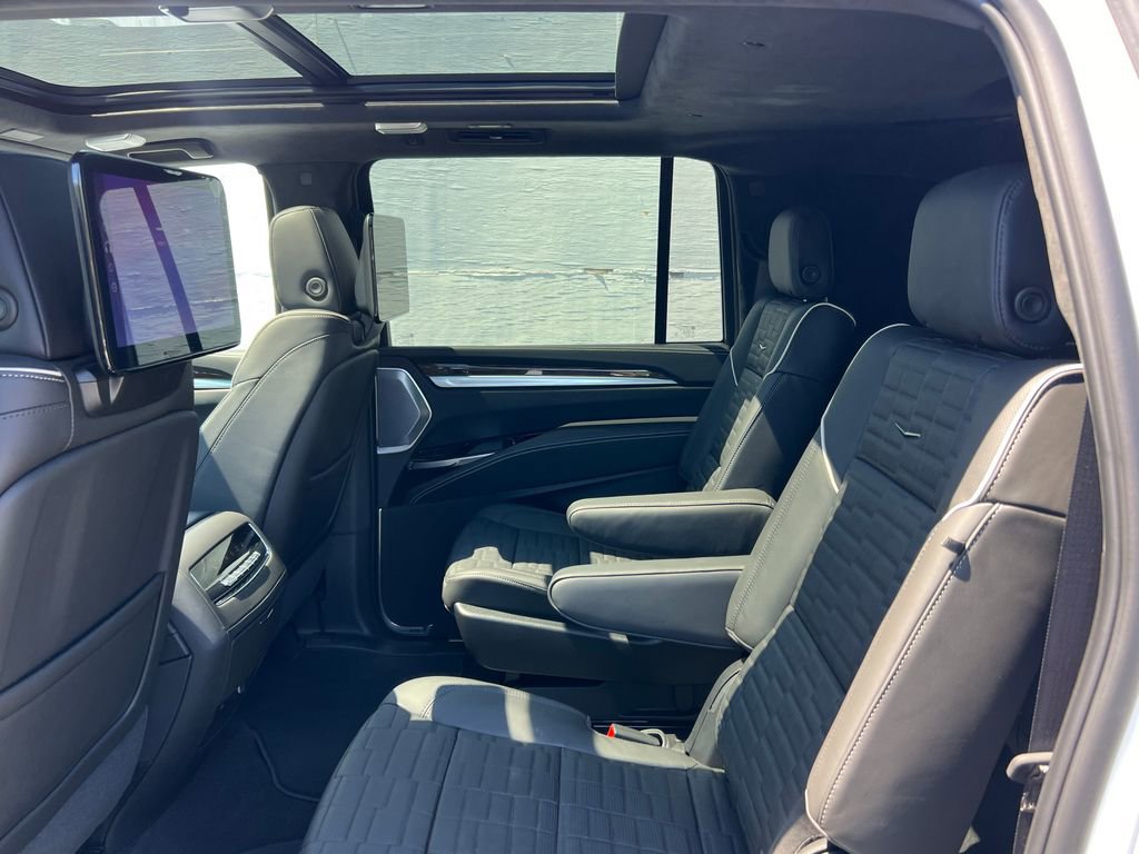 2026 Cadillac Escalade ESV Platinum Luxury - Photo 17