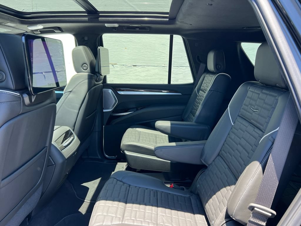 2026 Cadillac Escalade Platinum Luxury - Photo 17