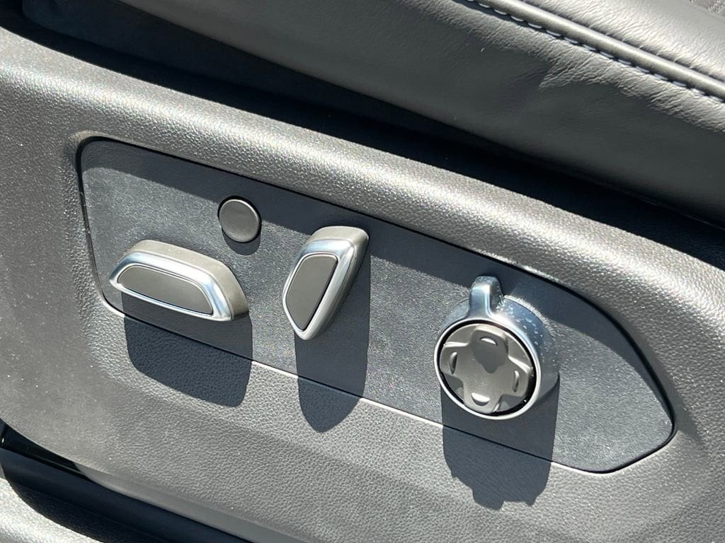 2026 Cadillac Escalade Platinum Luxury - Photo 8