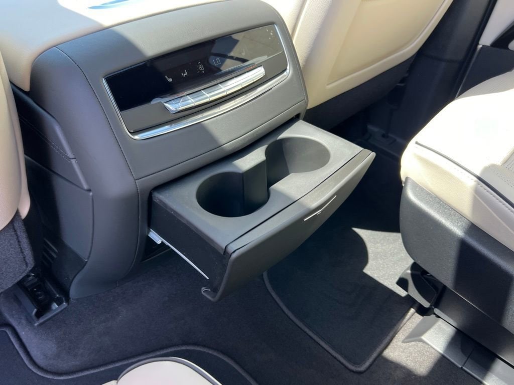 2026 Cadillac Escalade Sport - Photo 23