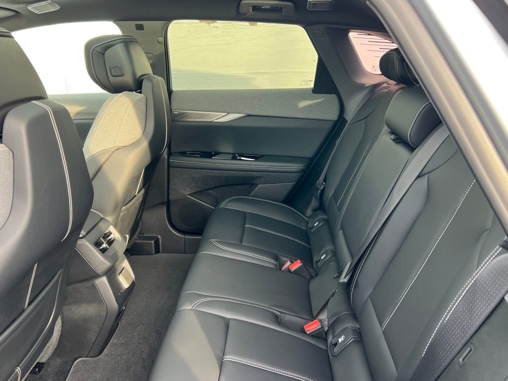 2026 Cadillac OPTIQ Luxury - Photo 17